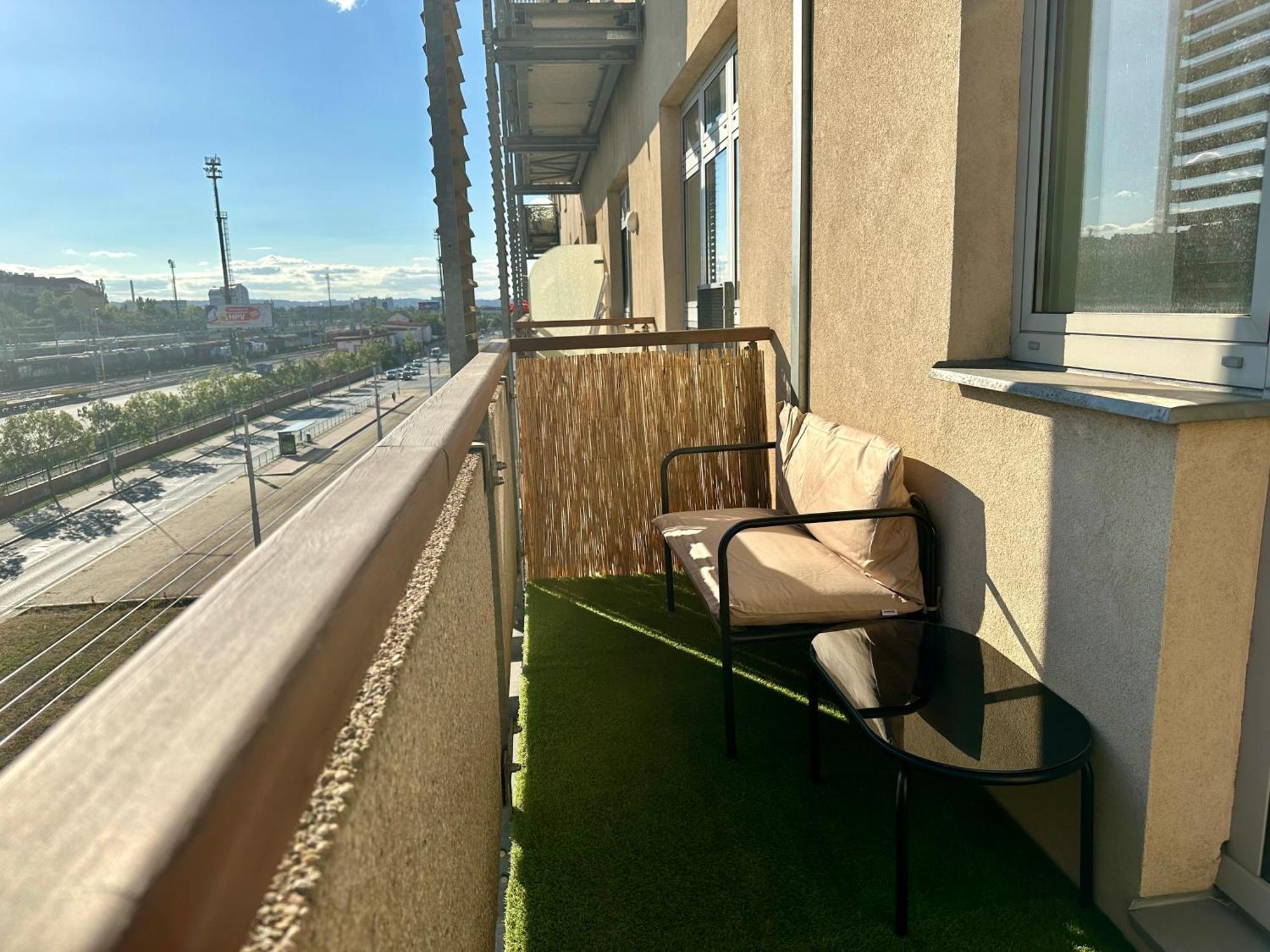 Apartment Ceskomoravska - O2 Arena פראג מראה חיצוני תמונה